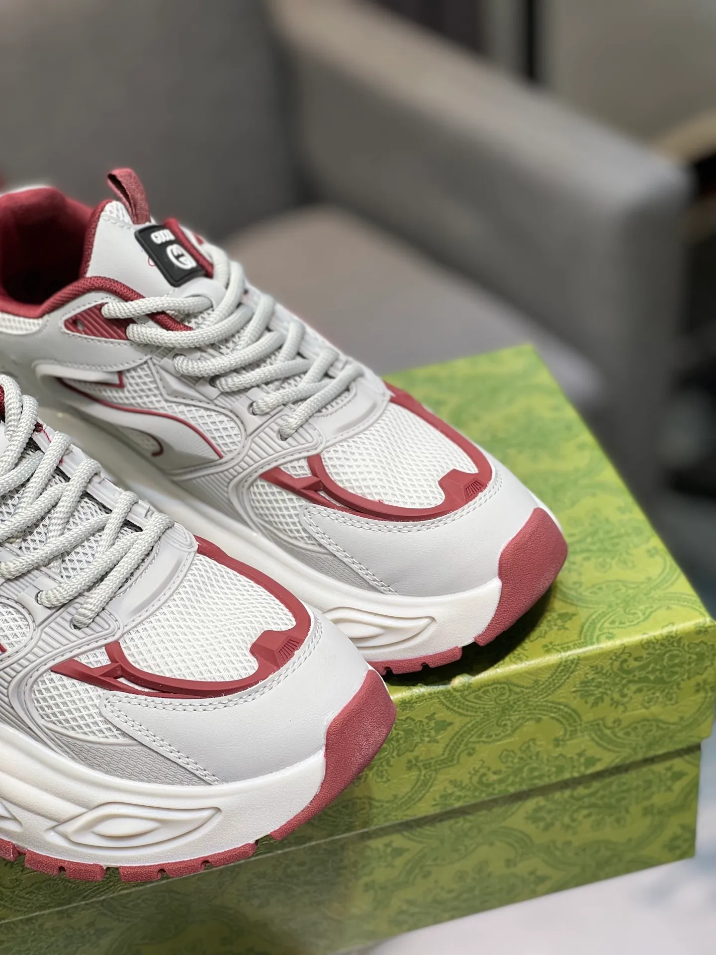💰¥460 Brand: GUCCI Standard code: 38-44, Material: original material splicing, comfortable and breathable lining, lightweight and wear-resistant sports outsole Style category: men's fashionable casual shoes, running, sports shoes, distinguished luxury brand elements, top luxury